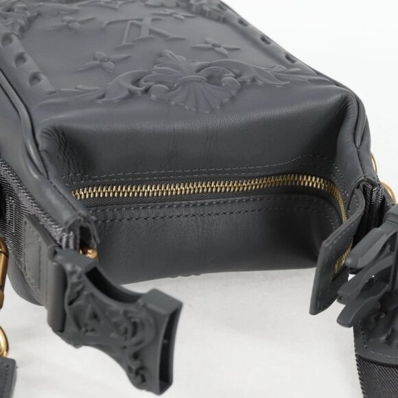 LOUIS VUITTON 2023 Men's Collection Cruiser Messenger Calf M21812 Auth 123080SM - Picture 10 of 15